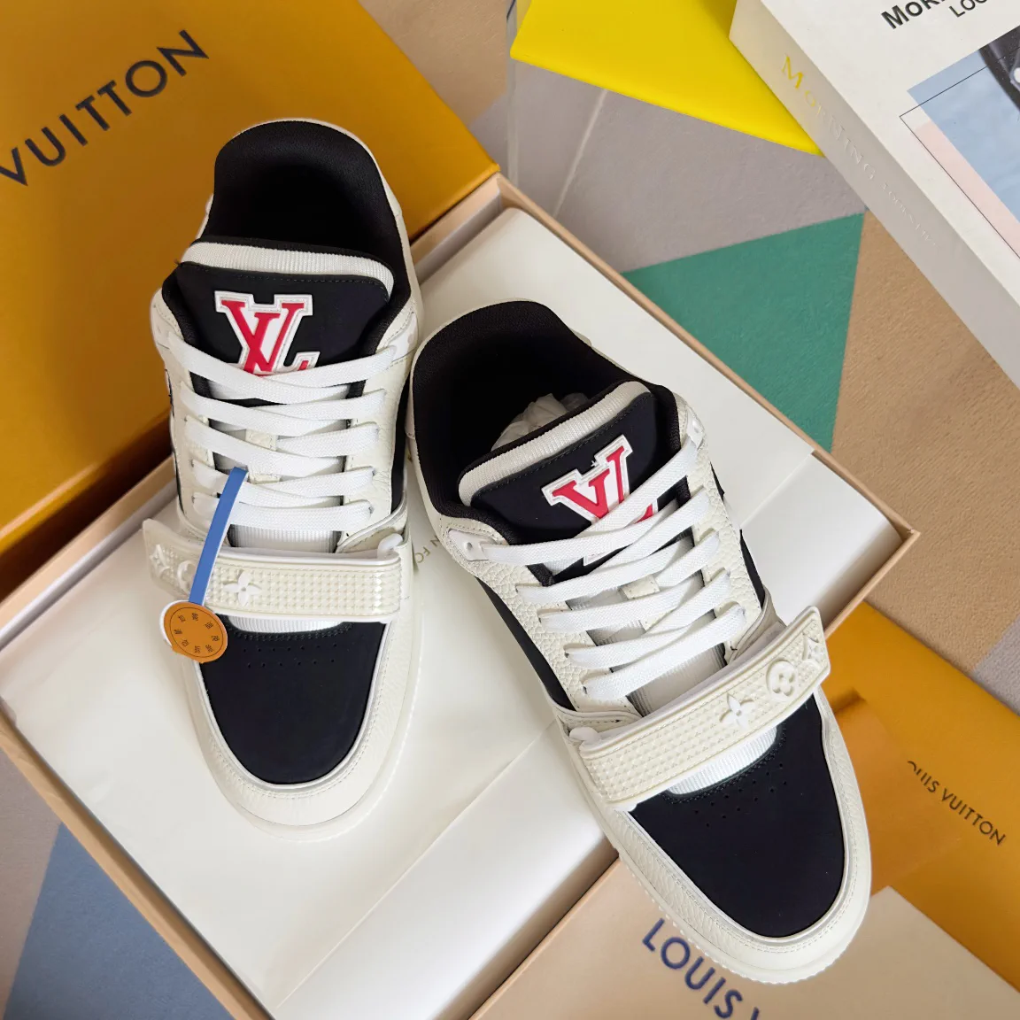 Unisex Velcro Four Leaf Clover Casual Sneakers image 1