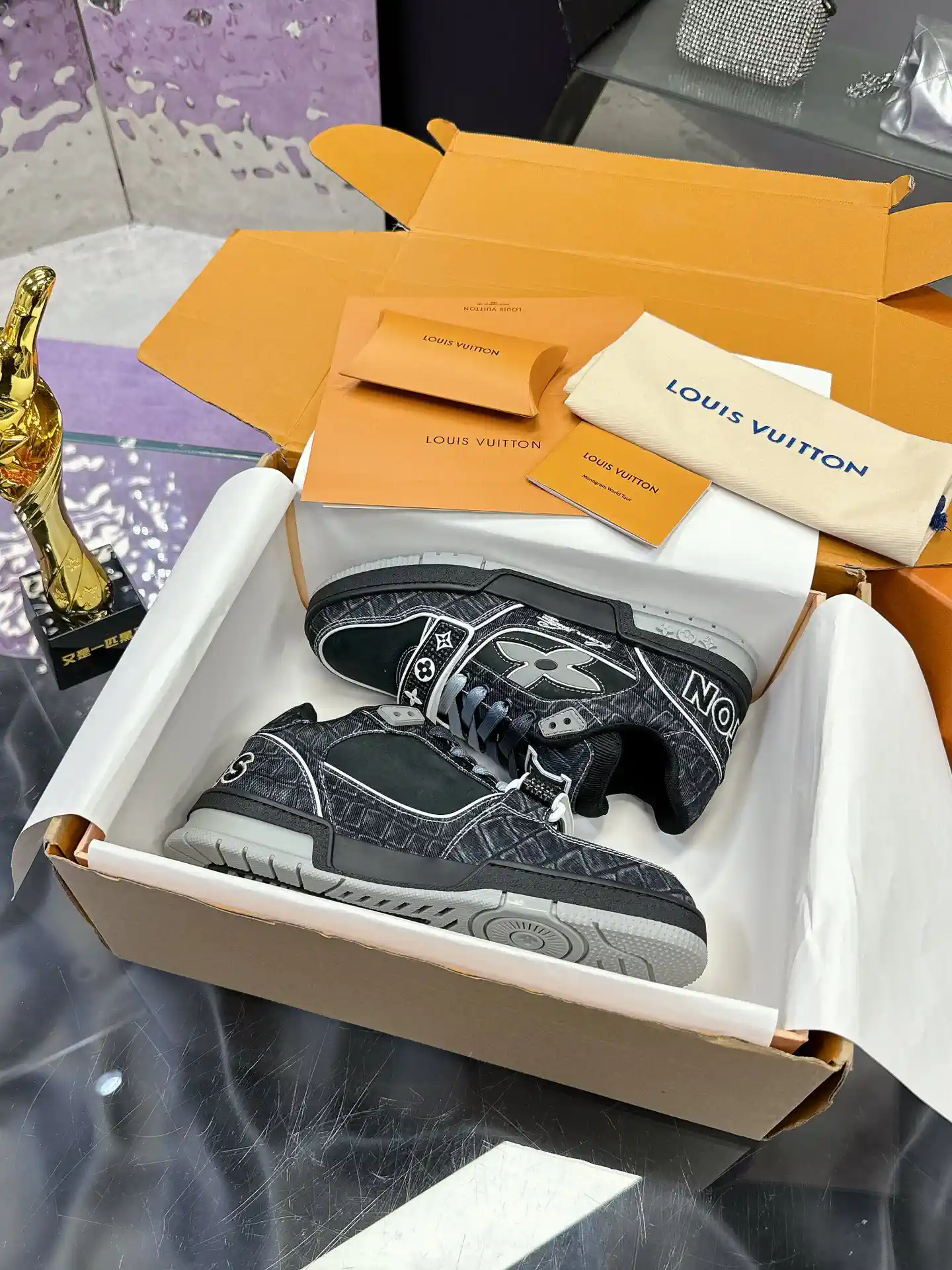 Men's Low-Top Velcro Denim Casual Sneakers image 1