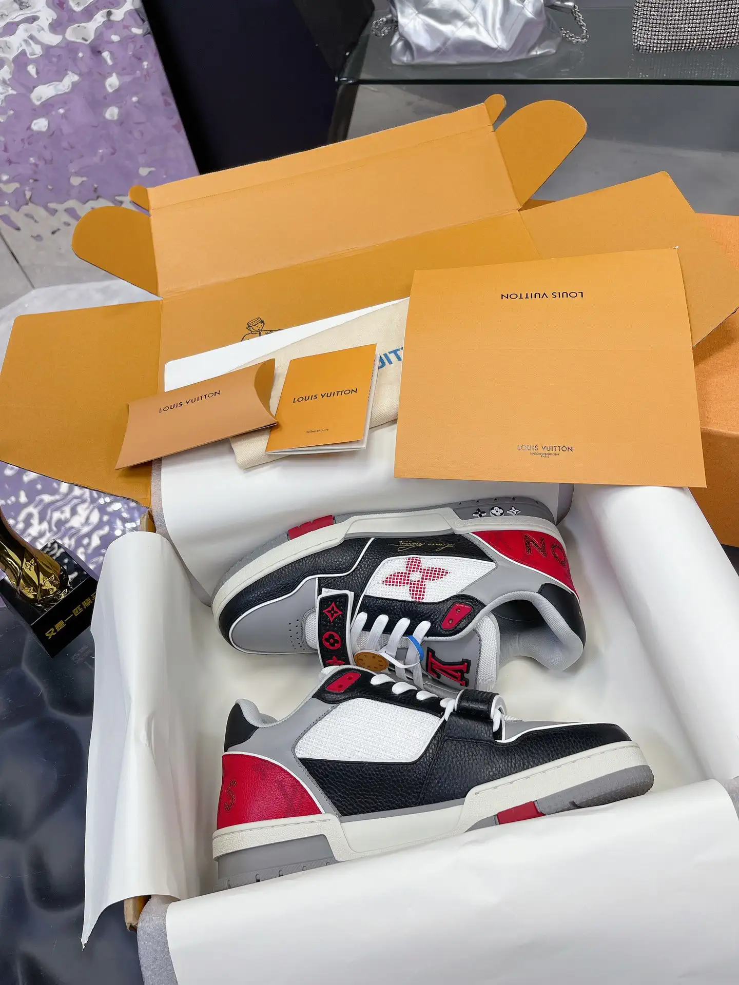 Low-Top Velcro Casual Sports Sneakers image 1