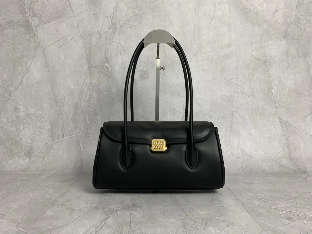 Miu Miu Black Leather Shoulder Bag image 1