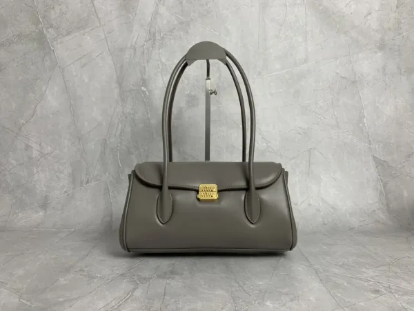 Miu Miu Grey Leather Shoulder Bag image 1