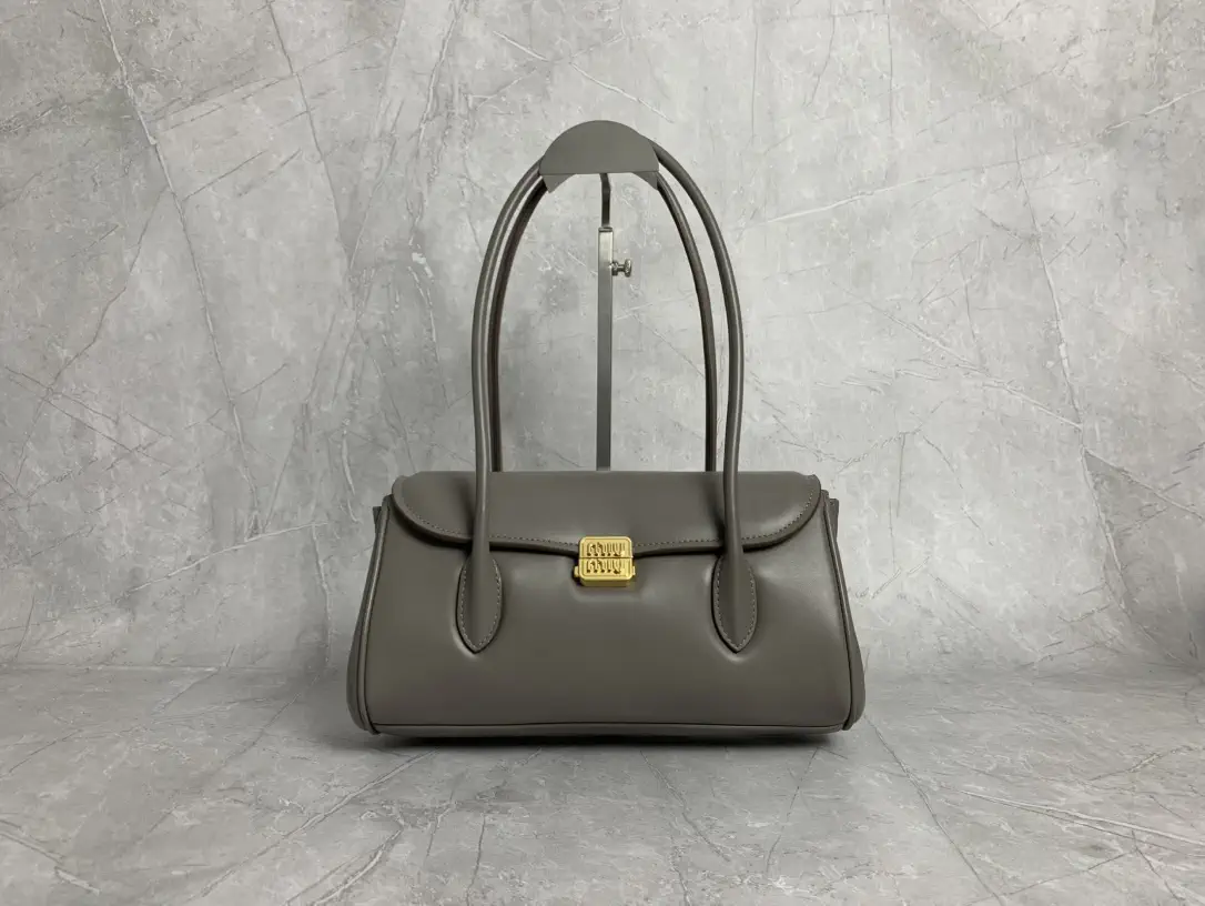 Miu Miu Grey Leather Shoulder Bag image 1