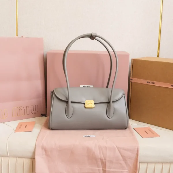 Miu Miu Gray Leather Shoulder Bag image 1