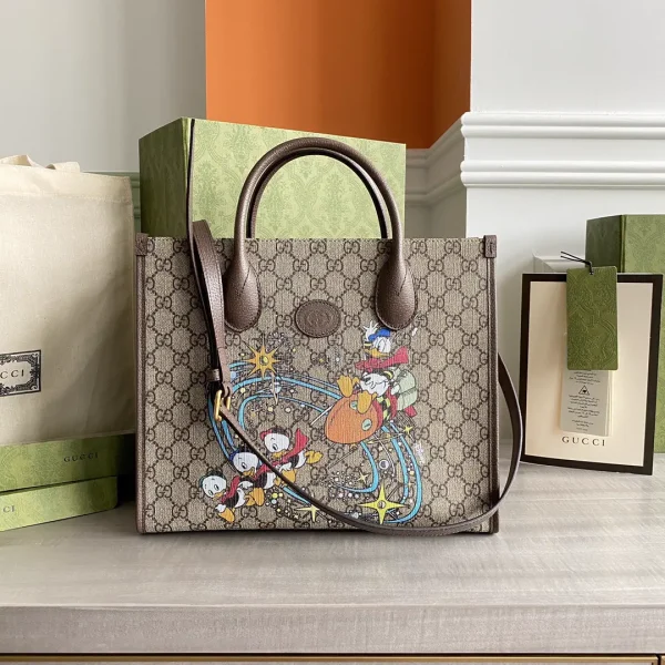 Gucci Donald Duck Print Tote Bag image 1