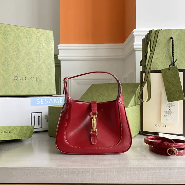 Gucci Red Shoulder Bag with Detachable Strap image 1