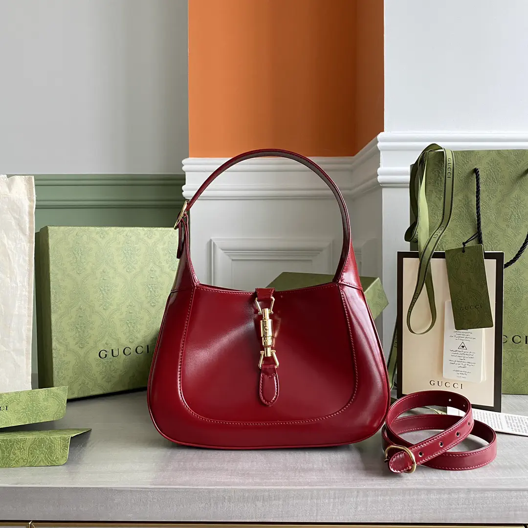 Gucci Red Leather Shoulder Bag with Detachable Strap image 1