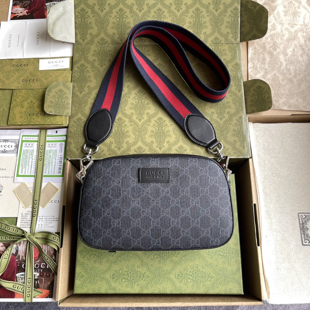 Gucci GG Supreme Small Shoulder Bag image 1