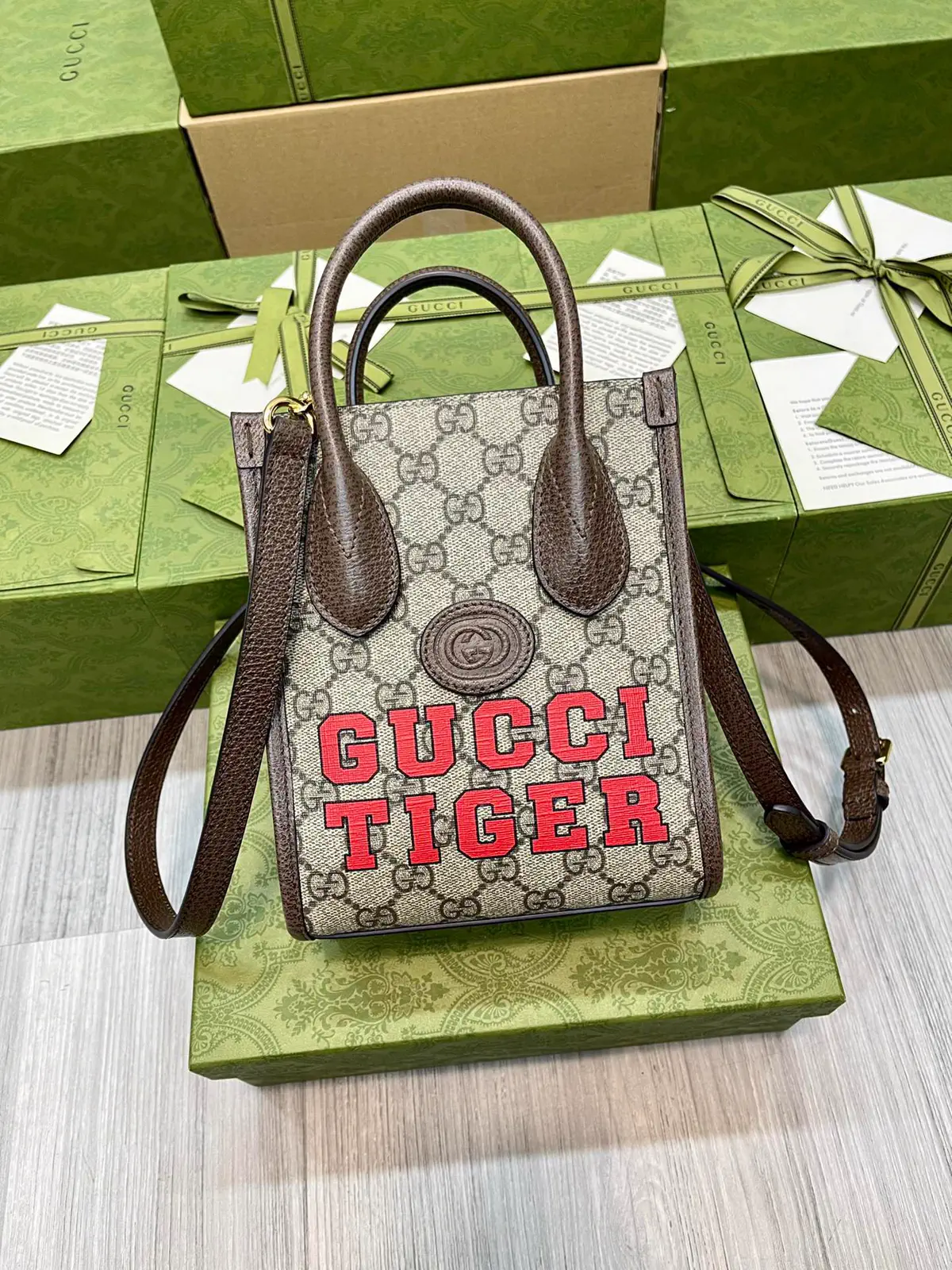 Gucci Gucci Tiger GG Supreme Mini Tote Bag image 1