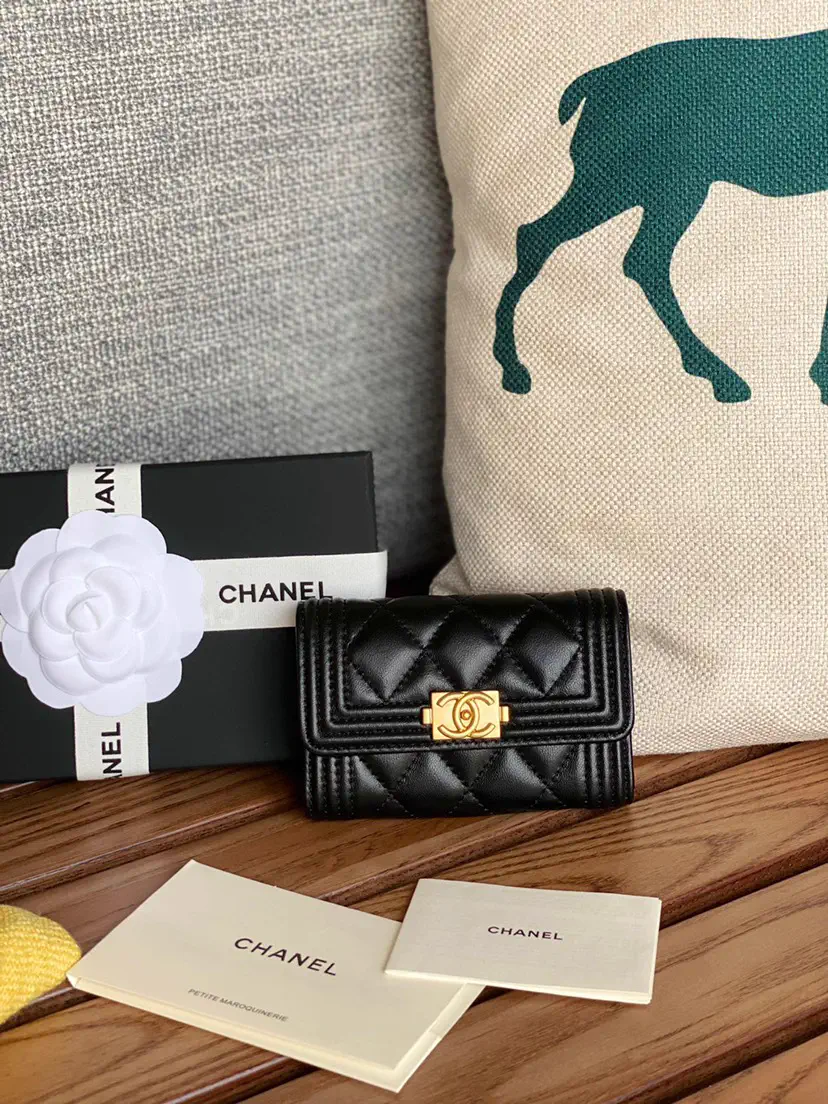 Chanel Quilted Card Holder image 1