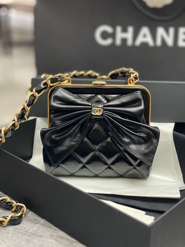 Chanel Quilted Bow Chain Shoulder Bag image 1
